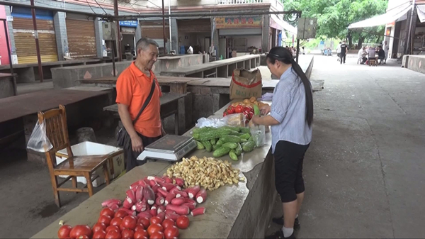 【回音壁】太平镇沫江社区:多措并举 规范管理 河堤市场不复存在