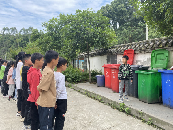 开展垃圾分类主题活动